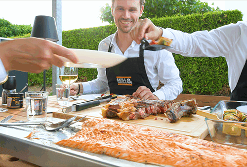 Skill-grill-Franz-Ziel-am-Tisch-600px